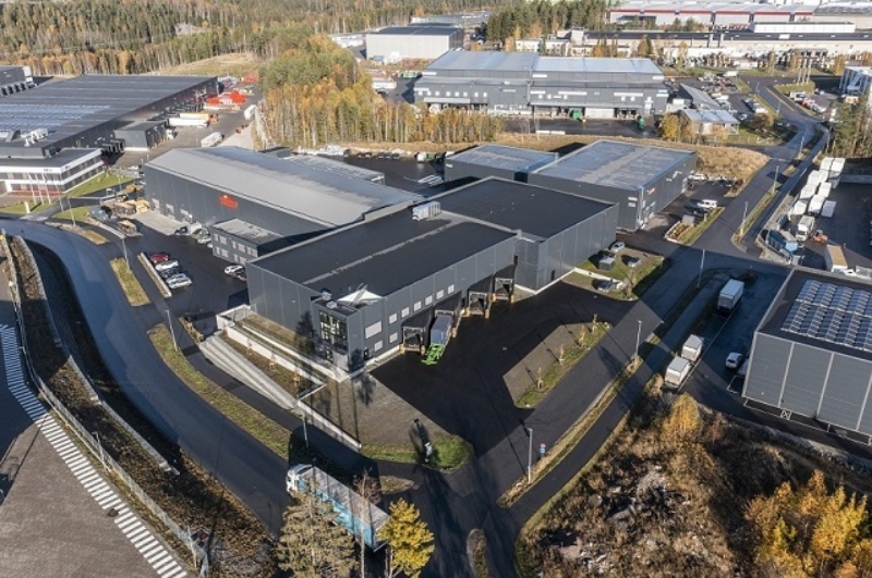 LANGHUS 2021026
Eiendomsfoto: Håndverksveien 13-17

Bildene er kun til bruk i forbindelse med markedsføring av eiendommen i regi av PKH

Bruksrettighetene kan ikke videreselges, videreformidles, utlånes eller på annet vis gjøres tilgjengelig i andre settinger.

Ny bildebruk av tredjepart må avtales med rettighetshaver Nyebilder AS.

Ved spørsmål kontaktes nyebilder.no v/ Thomas Bjørnflaten - thomas@nyebilder.no - tlf: 90203277